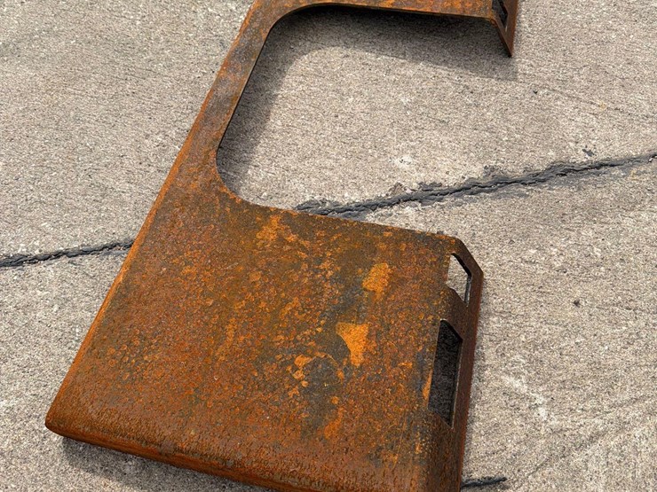 skidloader-open-back-plate-image-3