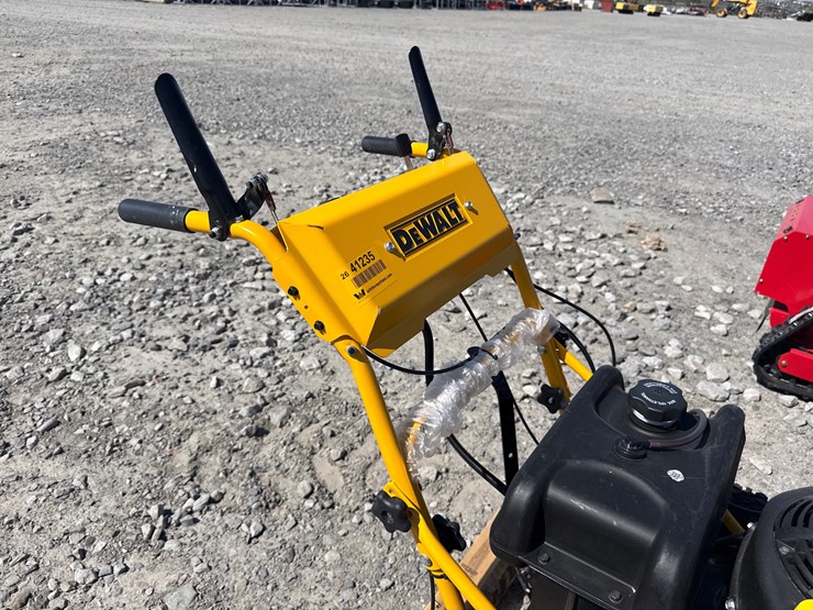 #33-•-unused-dewalt-dw33-33"-walk-behind-zero-turn-mower-12ae764b038-inv#-41235-image-15