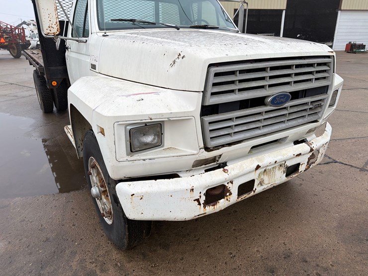 1990-ford-f700-image-16