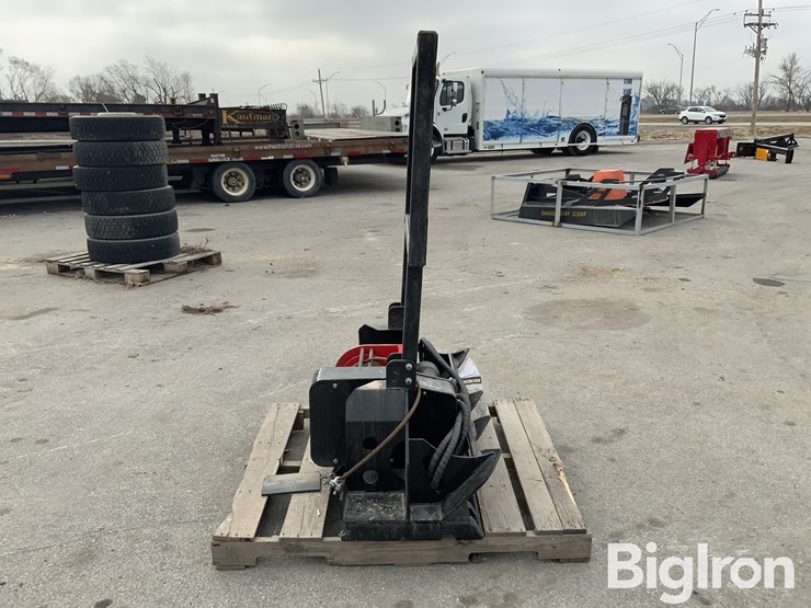 2025-massey-ferguson-730-image-4