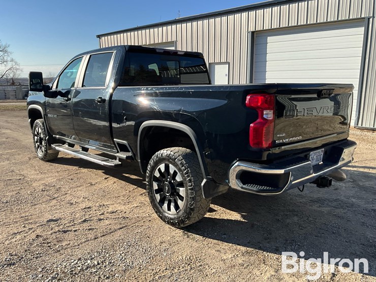 2020-chevrolet-silverado-2500hd-image-7