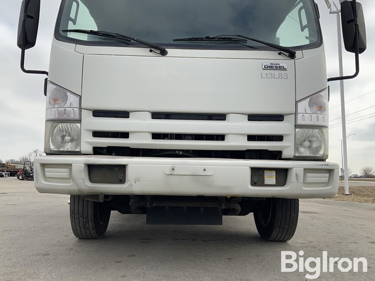 2013-isuzu-nrr-image-9