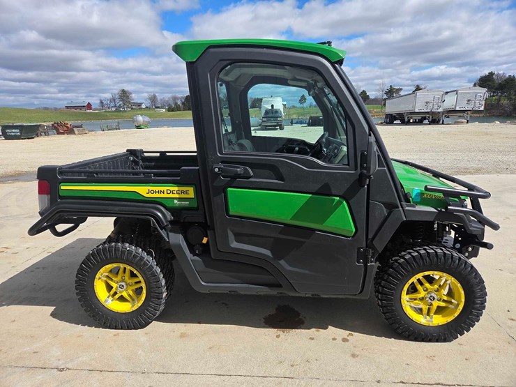 2024-john-deere-gator-image-41