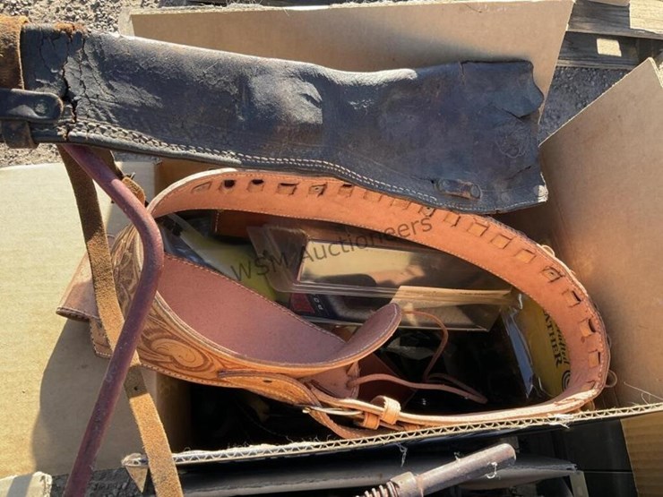 pallet-of-asst-antiques-image-6