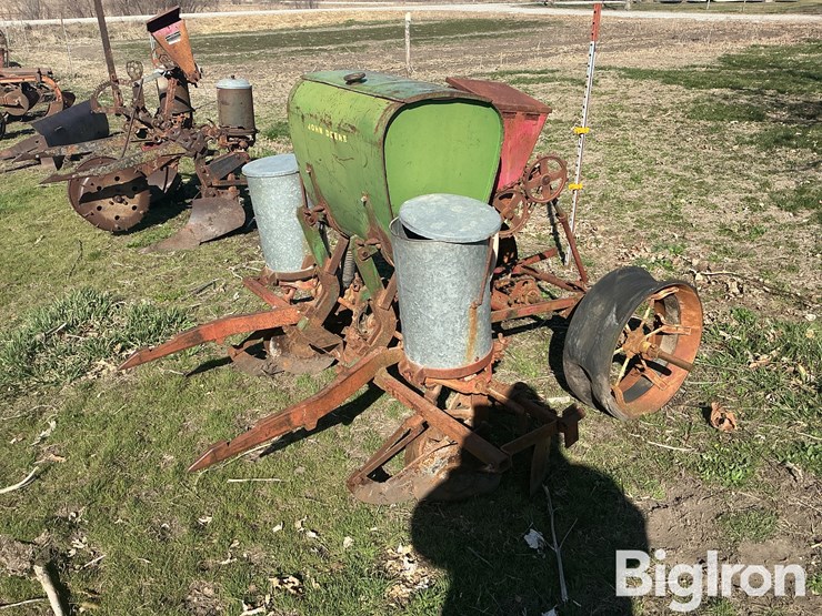 2r40-planter-image-1