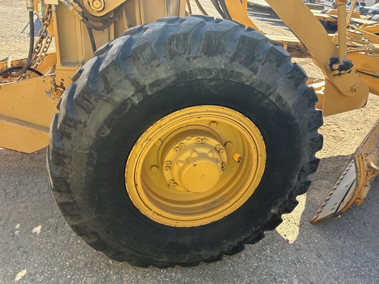 2003-caterpillar-143h-image-6