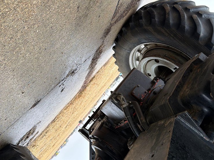 agco-white-6145-image-61