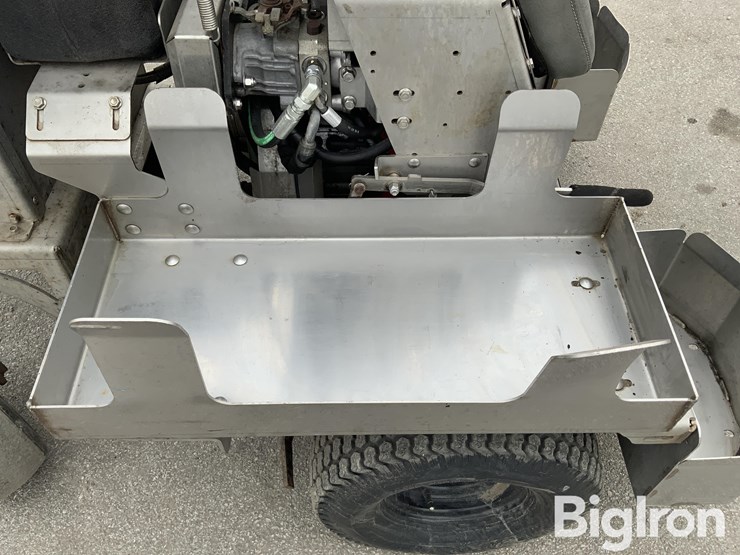 2016-massey-ferguson-730-image-19