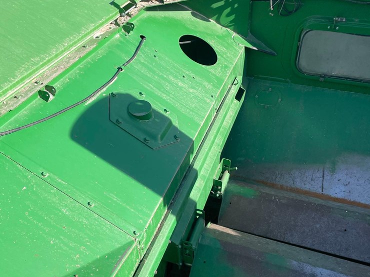 2007-john-deere-9560-sts-image-82