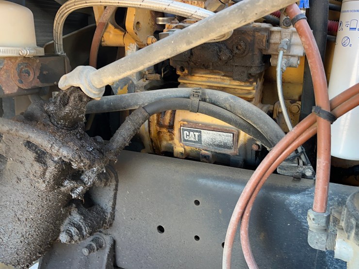 2004-caterpillar-c12-image-25