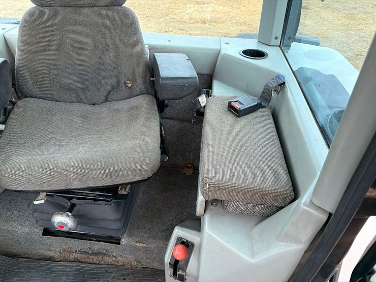 agco-white-6145-image-45