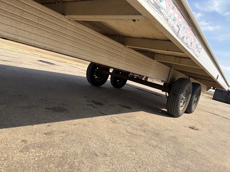 2005-newman-100”-x-22ft-snowmobile-trailer-image-10