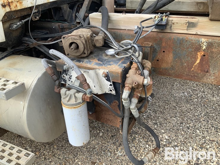 1985-ford-ltl9000-image-15