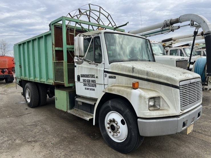 1998-freightliner-fl70-image-2