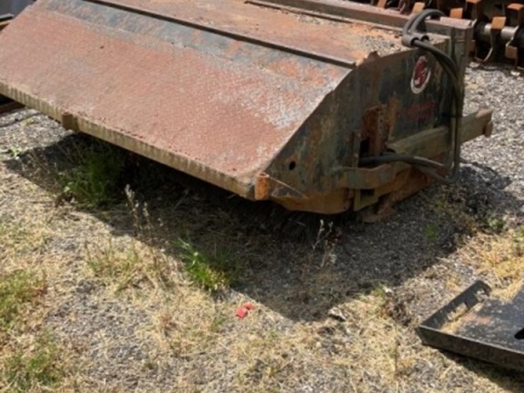 skid-steer-sweeper-6'-image-2