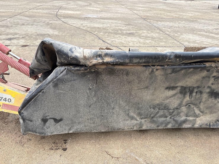 2014-new-holland-h6740-image-14