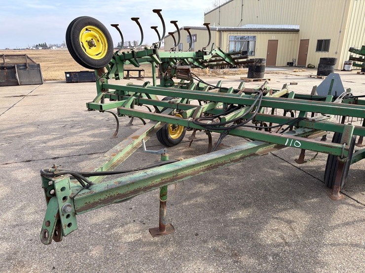 john-deere-1010-image-8