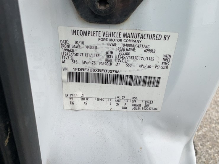 2011-ford-f350-image-11