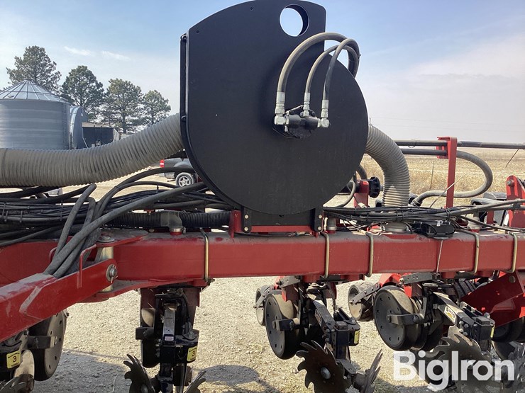 2014-case-ih-1250-image-17