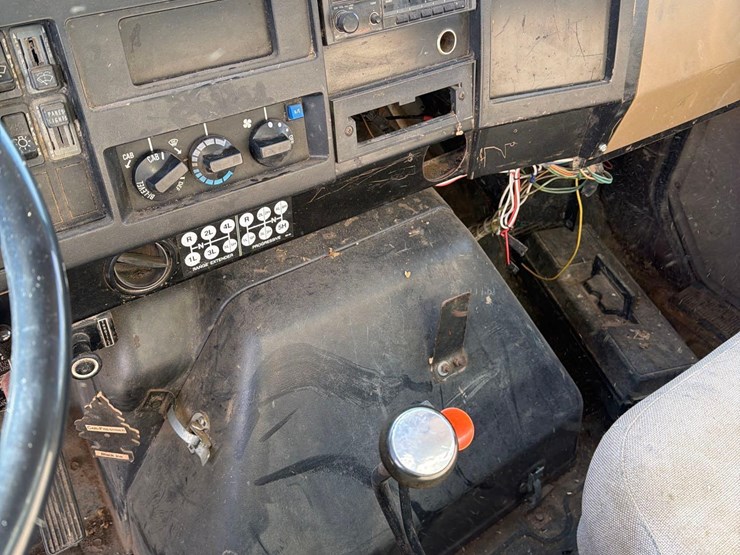 1990-international-4900-image-41