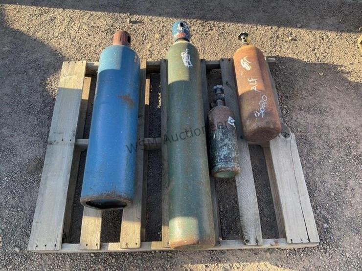 pallet-of-asst-welding-gas-tanks-image-3