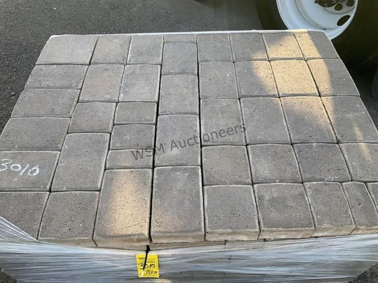 pallet-of-stone-pavers-image-3