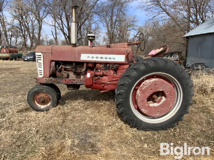 1954-farmall-400-2wd-tractor-image-8