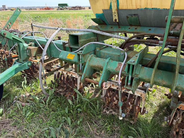 john-deere-12-image-52