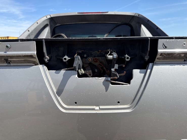 #5349-•-inop-2005-chevrolet-avalanche-pickup-3gnec12z25g286152-image-6