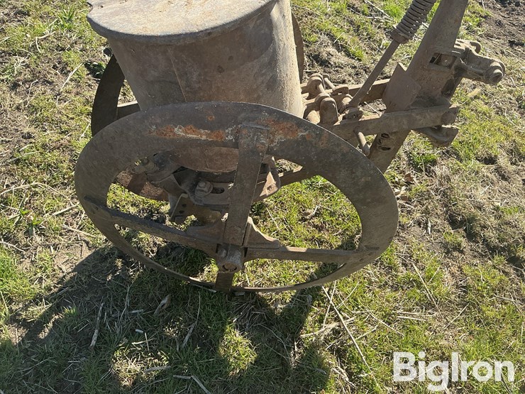 1-row-planter-image-17