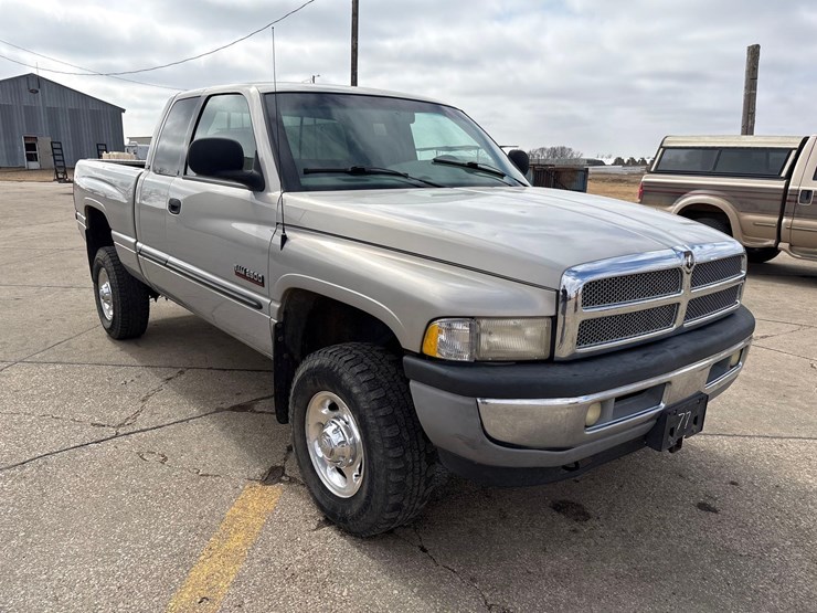 2001-dodge-ram-2500-image-2