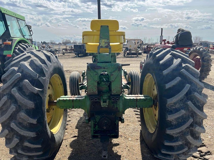 john-deere-4010-image-6