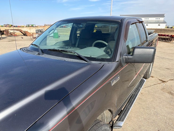 2004-ford-f150-image-24