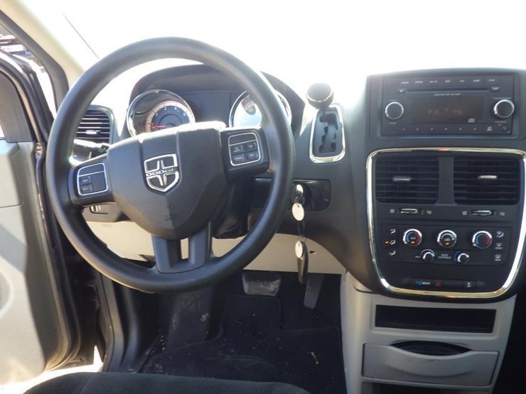 2017-dodge-grand-caravan-image-9
