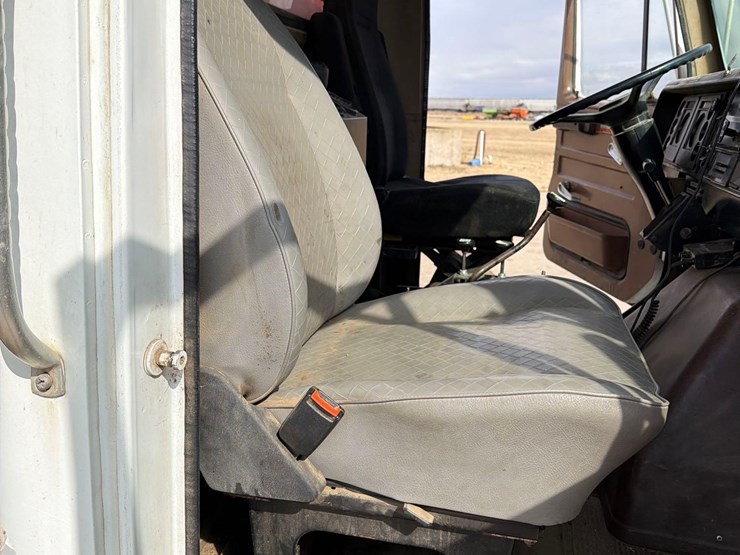 1980-international-s1900-image-57