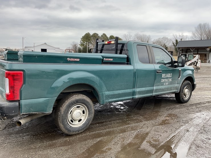 2019-ford-f250-xl-image-1