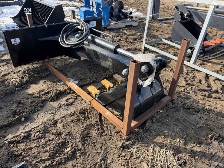 skid-steer-backhoe-image-7