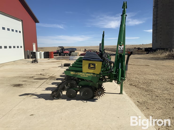 john-deere-1700-image-4