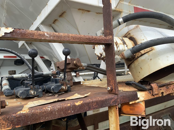 1985-ford-ltl9000-image-16