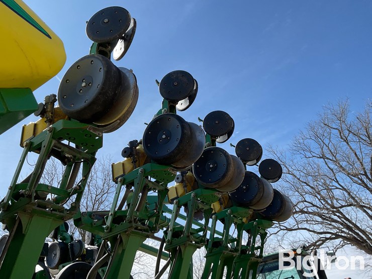 2010-john-deere-1790-image-15