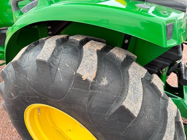 john-deere-4052m-image-6