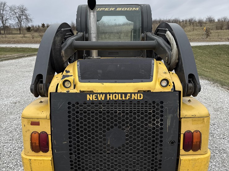 2013-new-holland-l230-image-6