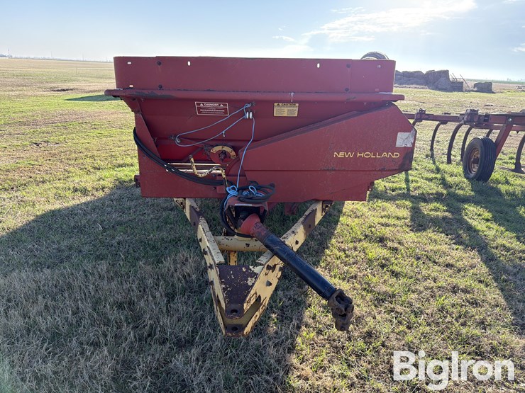 new-holland-520-image-2