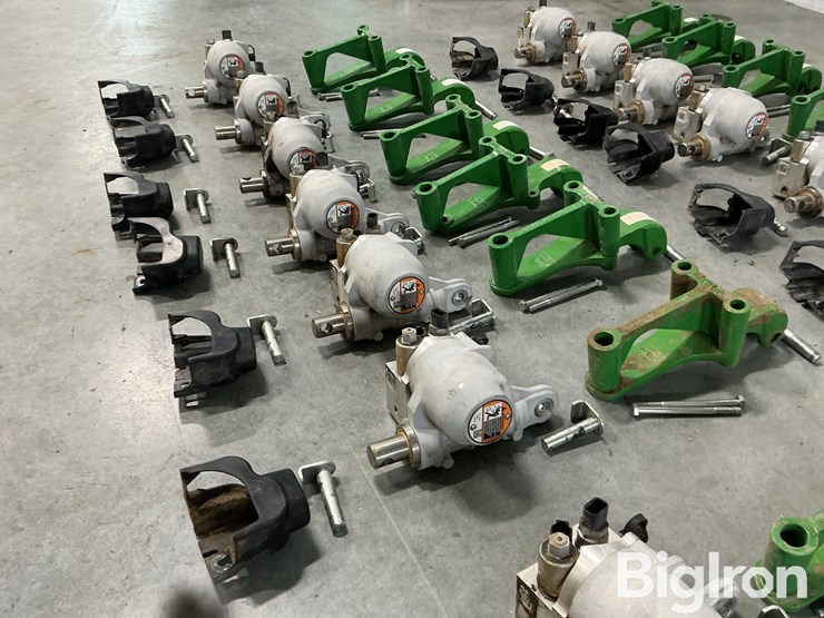 2024-john-deere-1775nt-image-11