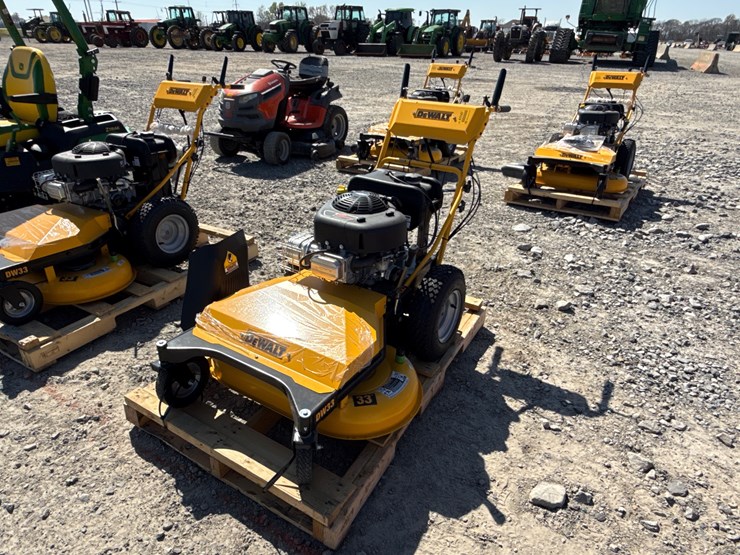 #34-•-unused-2022-dewalt-e1050-33"-push-mower-220310zd-inv#-41147-image-1