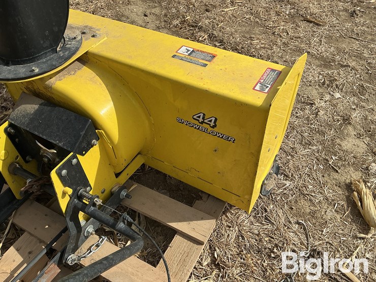 john-deere-44-image-13