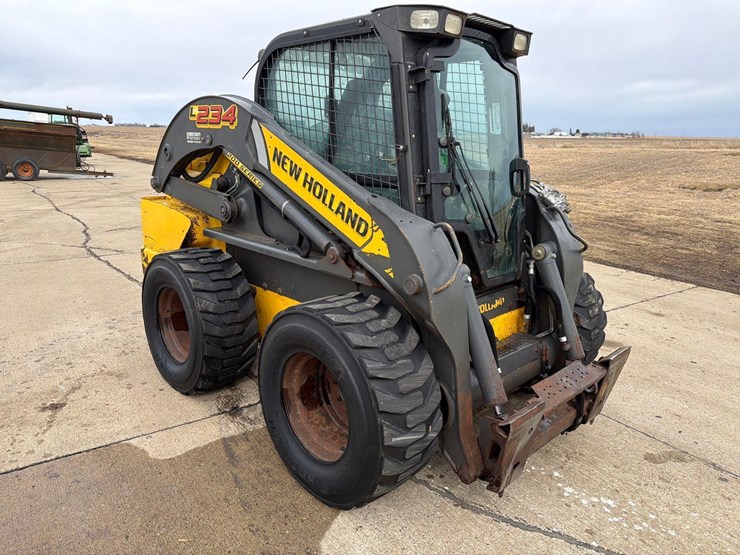 2018-new-holland-l234-image-3