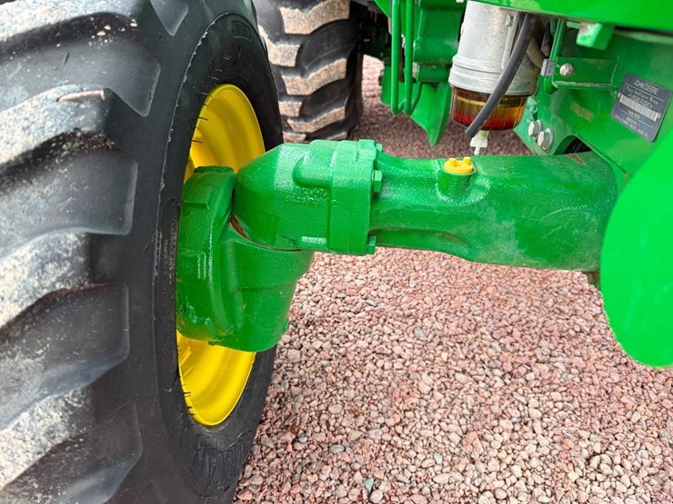 john-deere-4052m-image-41