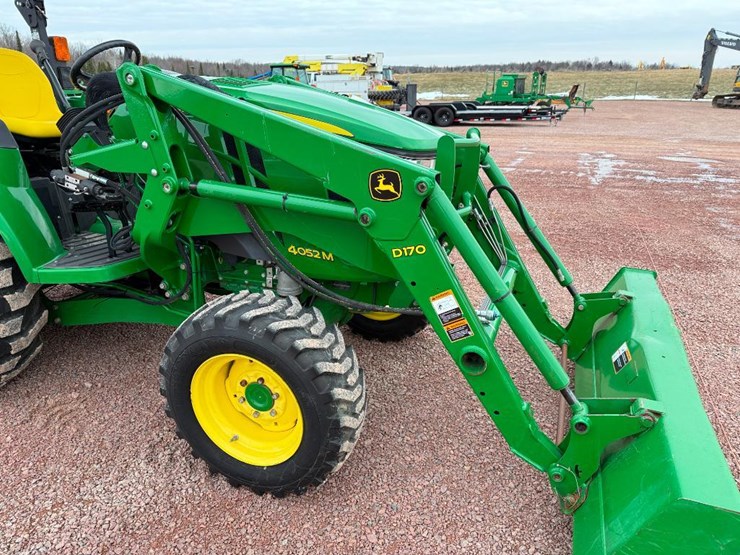john-deere-4052m-image-14