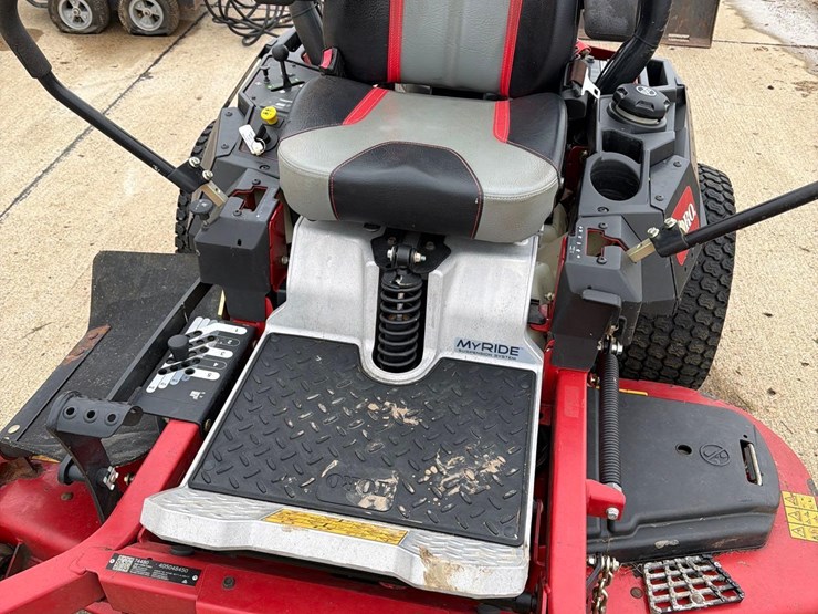 2019-toro-zero-turn-lawnmower-image-21